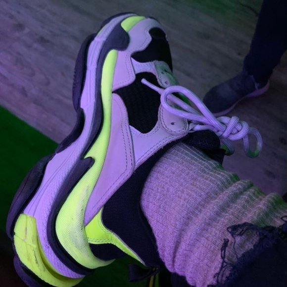 Balenciaga Triple S - Picture 6 of 13